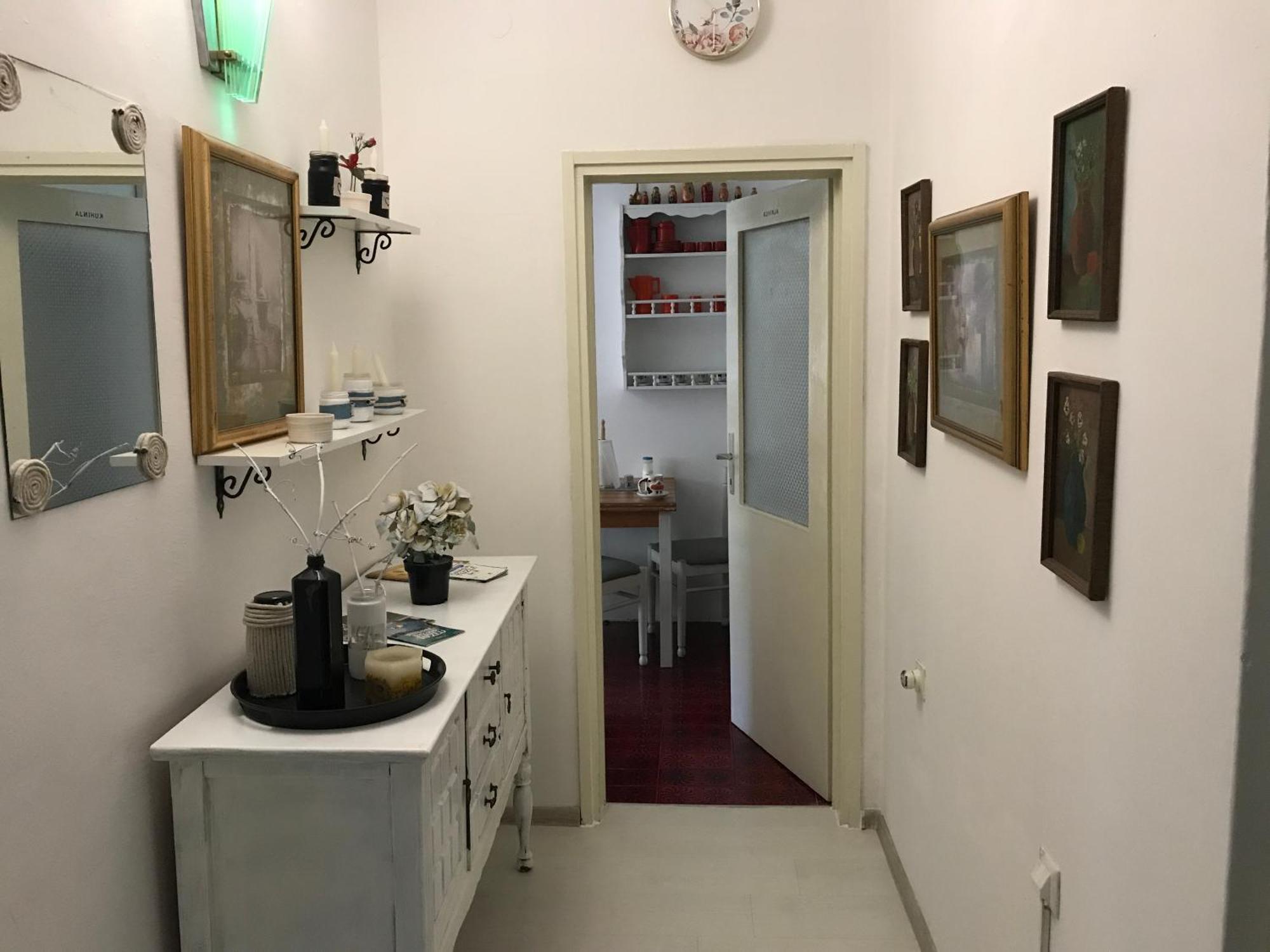 מלון טוזלה Prenociste Chardak מראה חיצוני תמונה